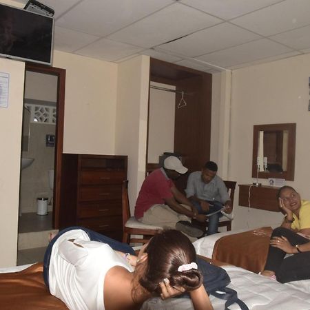 Olan´s Hotel Group Esmeraldas Buitenkant foto